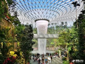 今日熱門文章：【新加坡】世界最大室內瀑布│樟宜機場星耀樟宜Jewel Changi