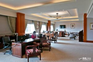 網站近期文章：【台北大安】福華大飯店 行政酒廊Rosewood Lounge 設施